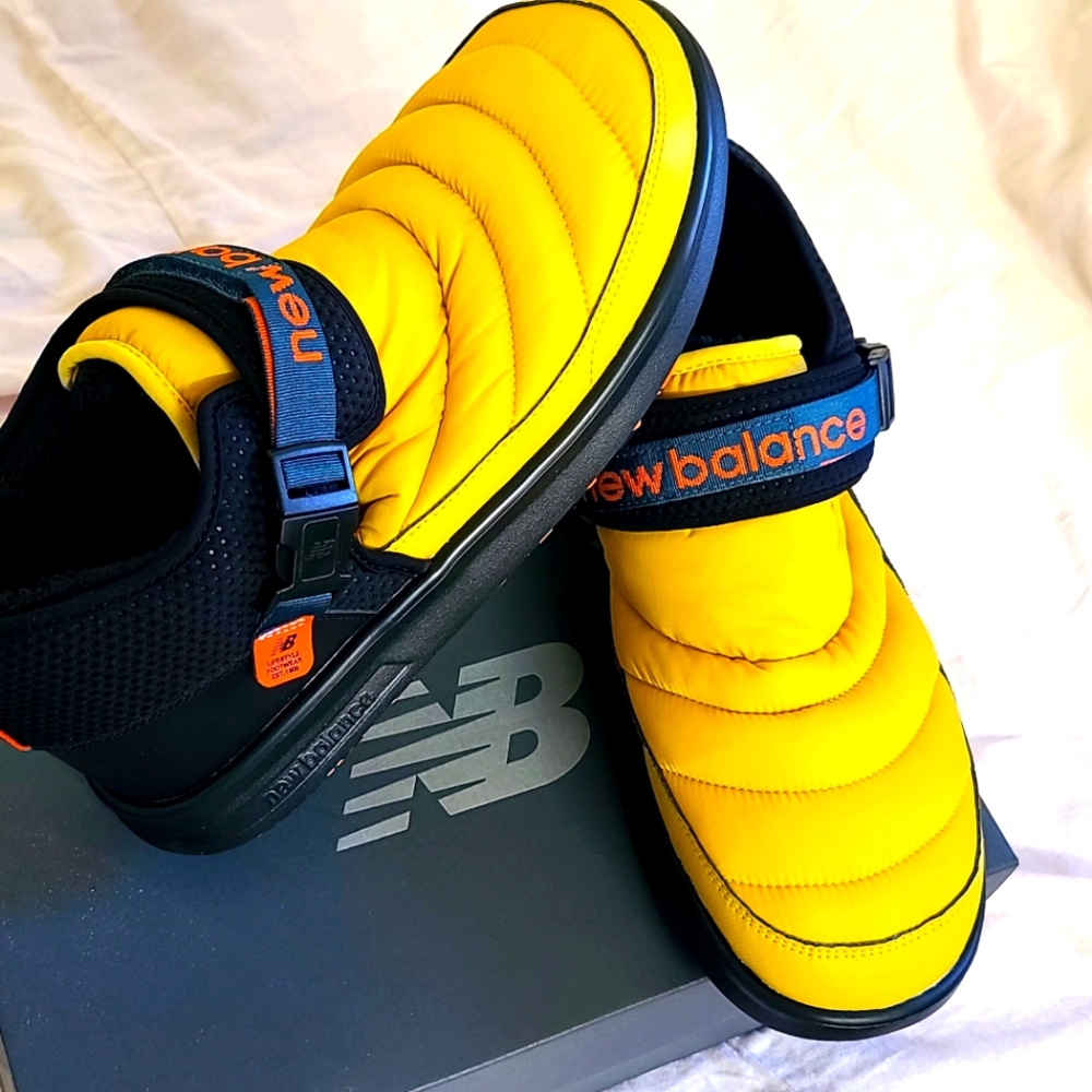 Brand new New Balance Unisex-Adult Caravan Moc Mid Cut Slipper.
